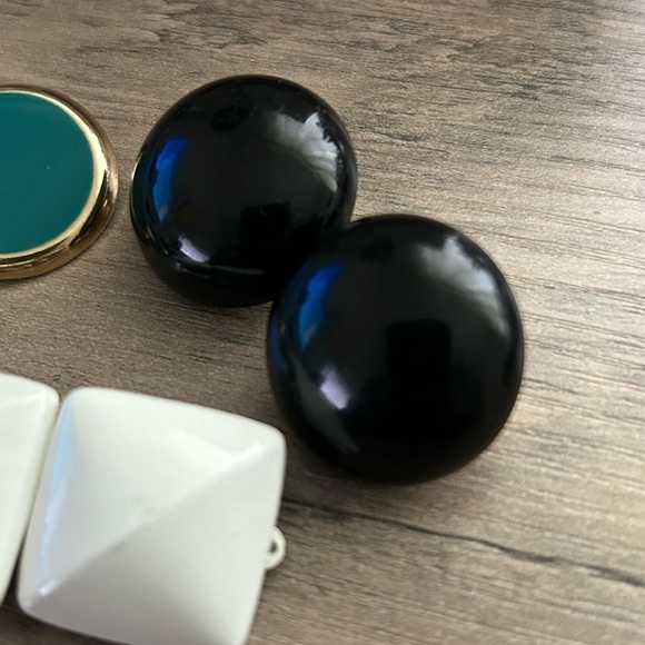 Vintage style Set of Black, White, and Teal Clip On Earrings - Picture 4 of 6